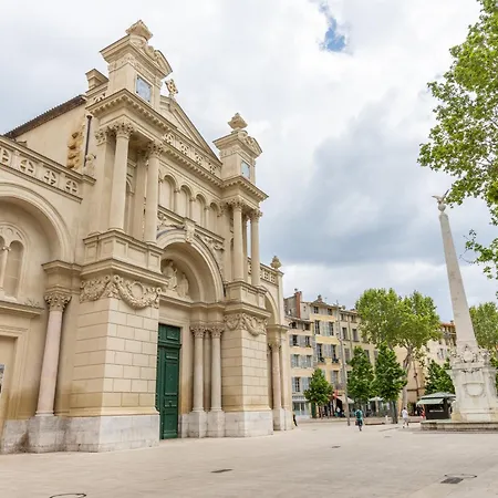 Le Cezanne - Hypercentre - Wifi - Train Station Apartment Aix-en-Provence
